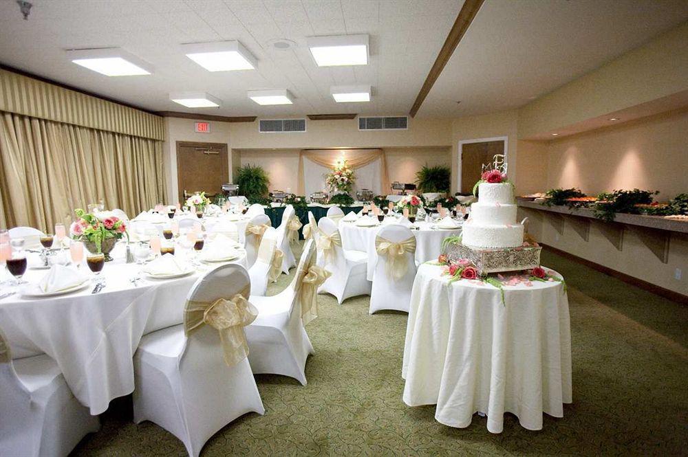 Hilton Garden Six Flags 3*