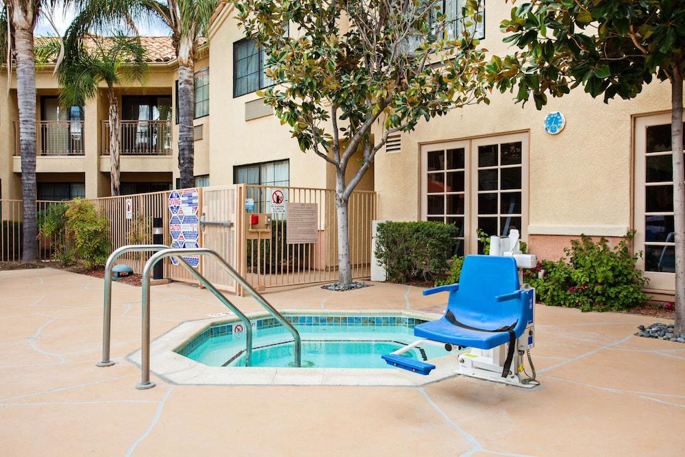 Hilton Garden Six Flags 3* Valencia