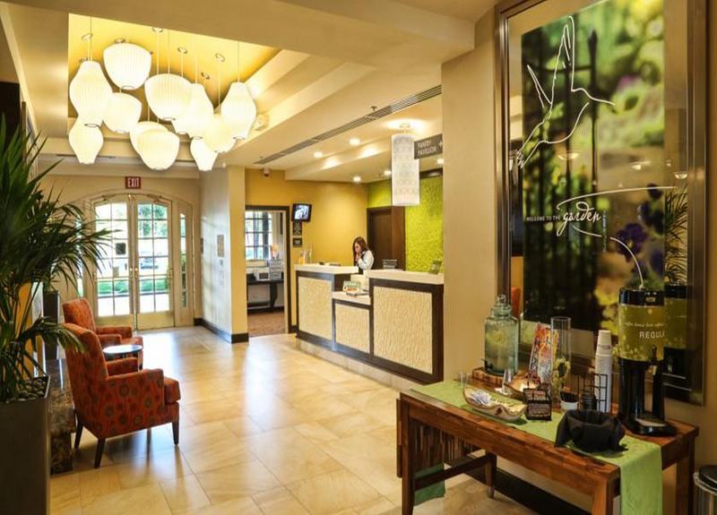 Hilton Garden Six Flags 3*