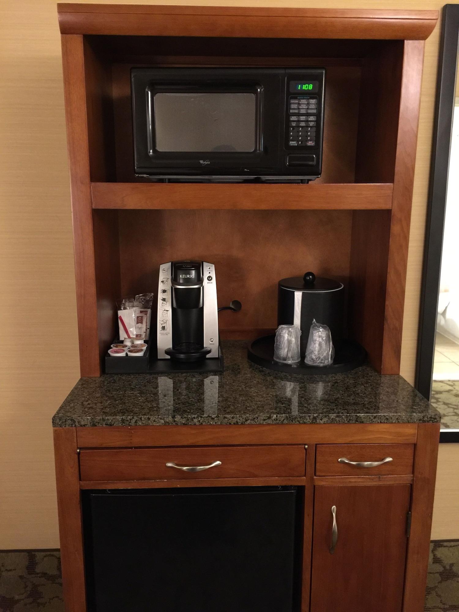 Hilton Garden Six Flags 3*