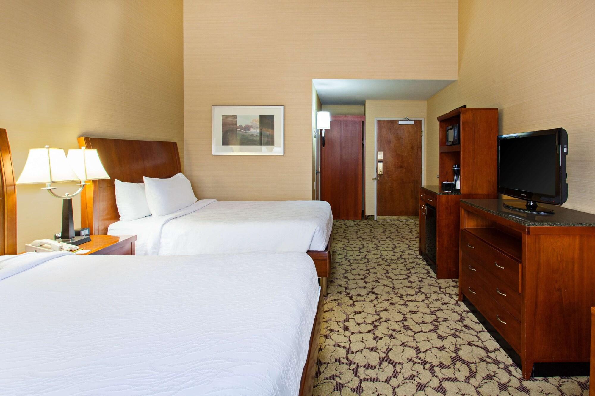 Hilton Garden Six Flags 3*