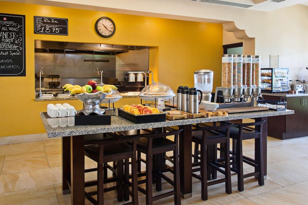Hotel Hilton Garden Six Flags 3*