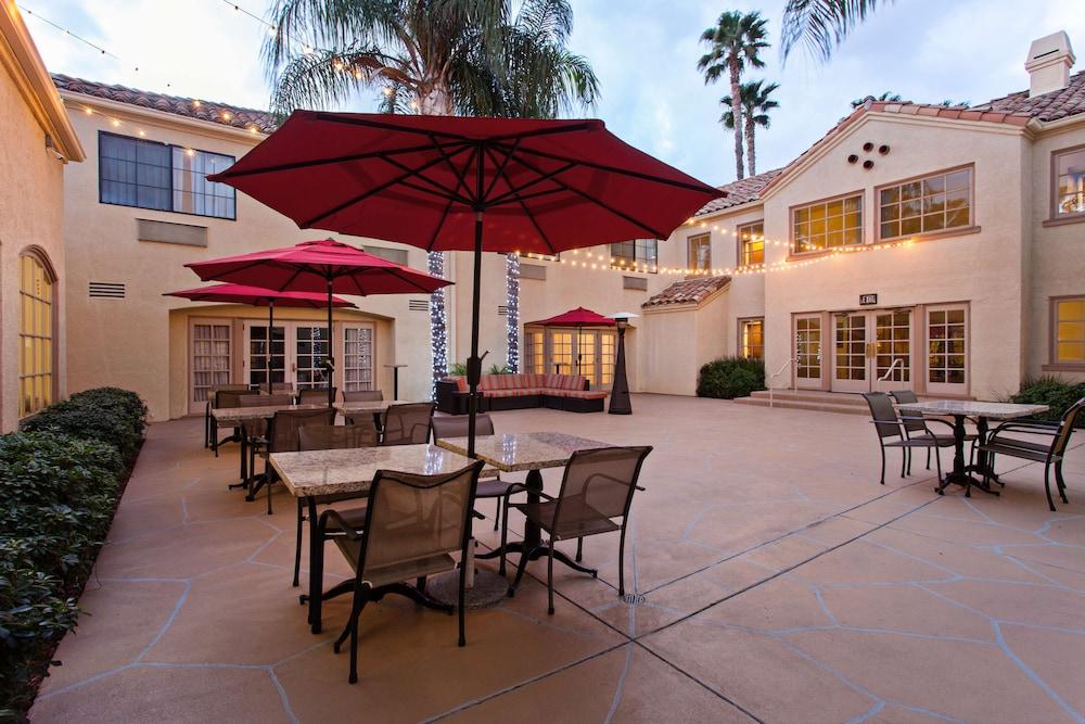Hilton Garden Six Flags Hotel