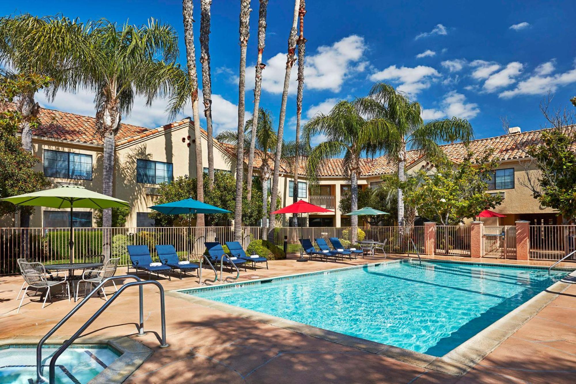 Hilton Garden Six Flags Hotel Valencia